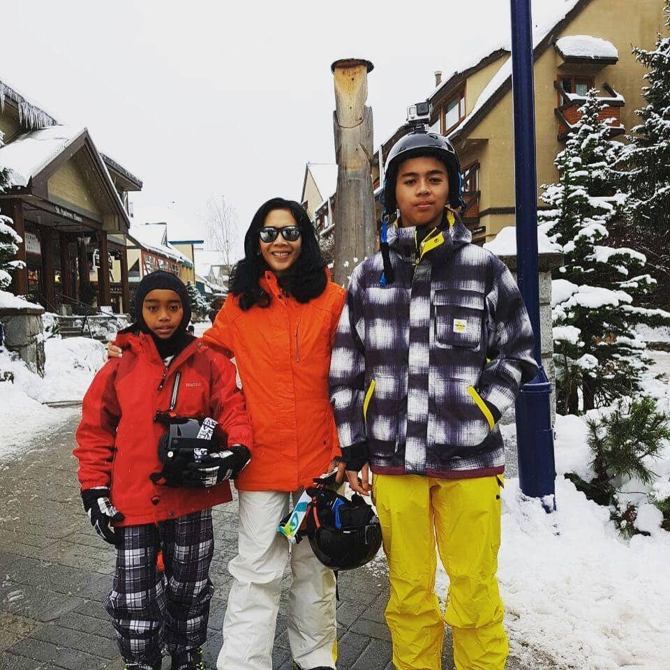 instagram.com/dewi.t.yahya