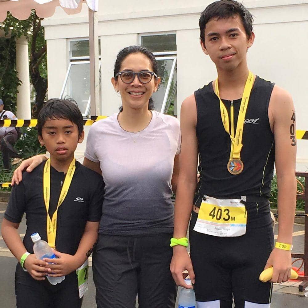 instagram.com/dewi.t.yahya