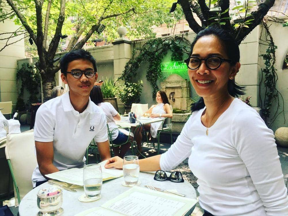 instagram.com/dewi.t.yahya