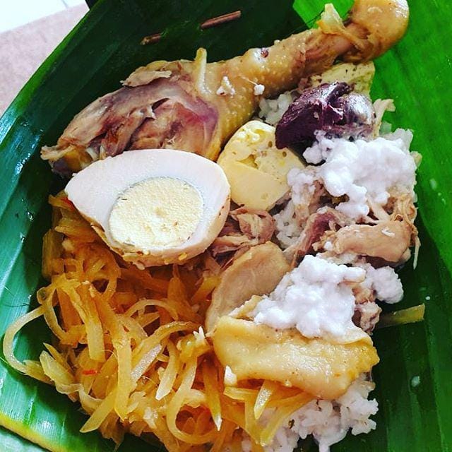 instagram.com/penggila.kuliner