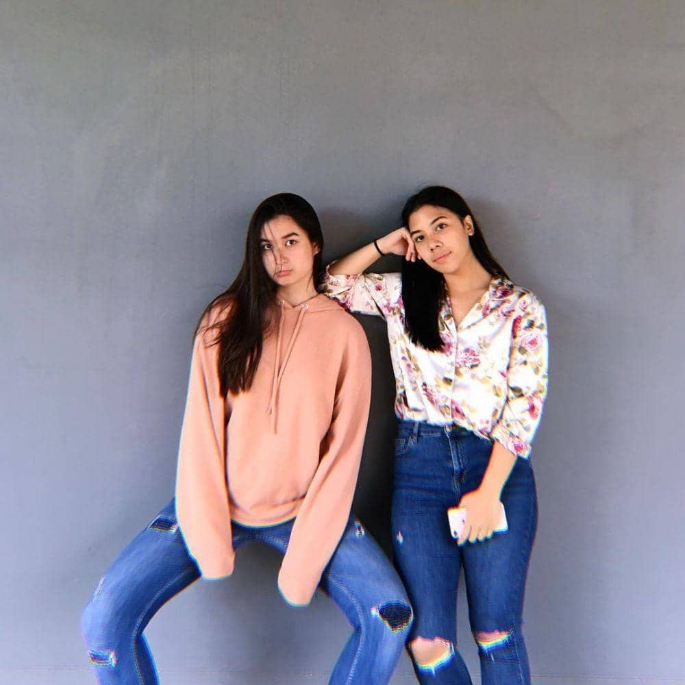 instagram.com/stephaniepoetri