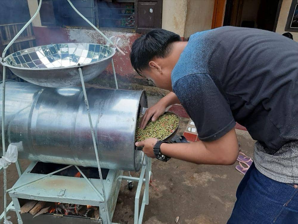 Mahasiswa Unhas rancang mesin pengering cengkih