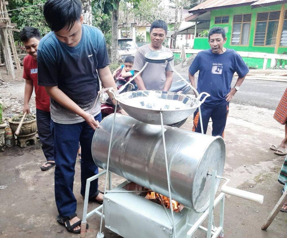 Mahasiswa Unhas rancang mesin pengering cengkih