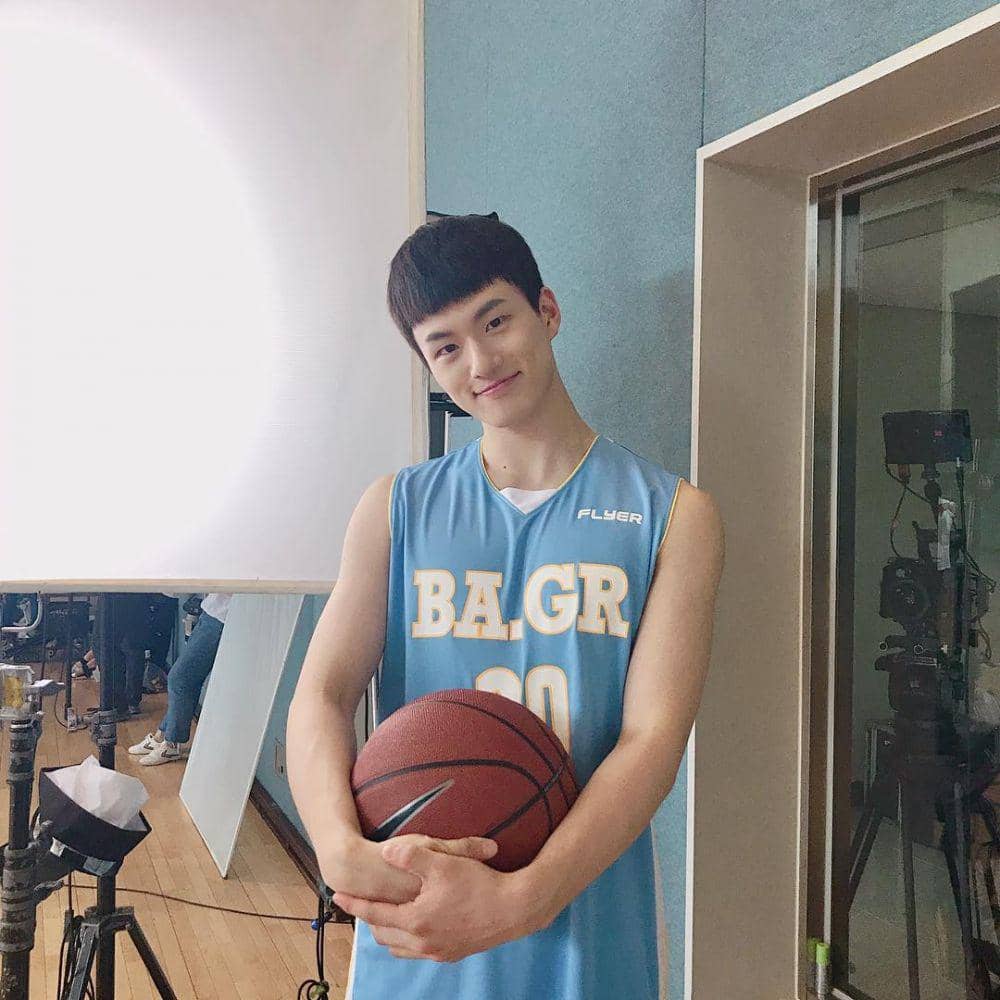 instagram.com/seungho__shin