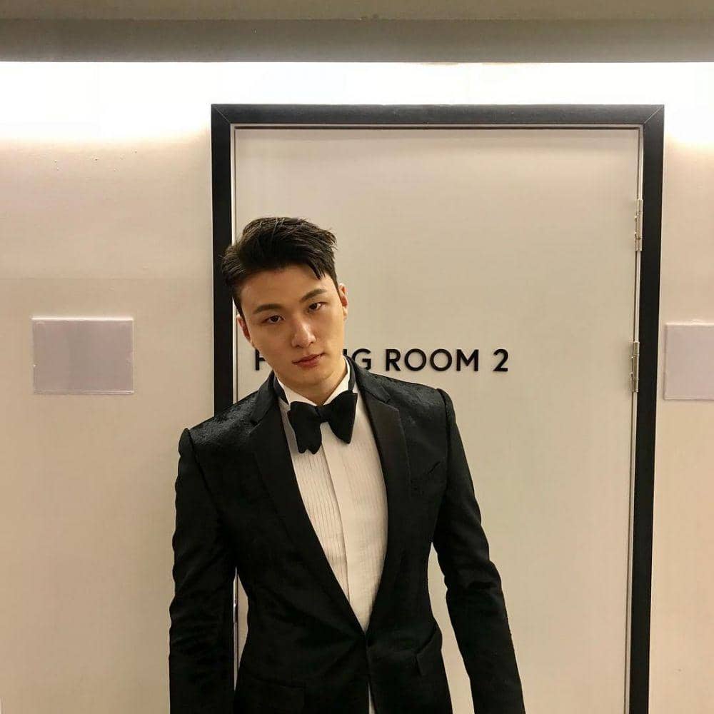 instagram.com/seungho__shin