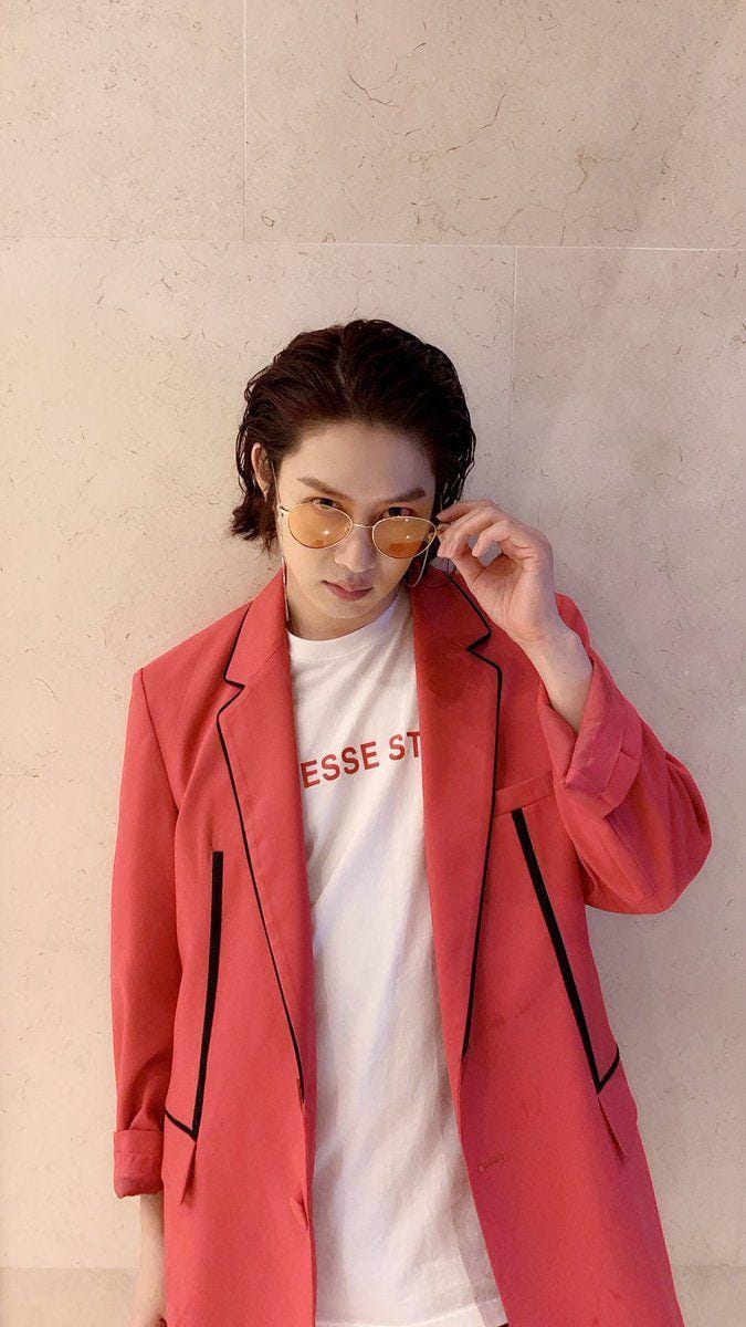 twitter.com/@SJofficial