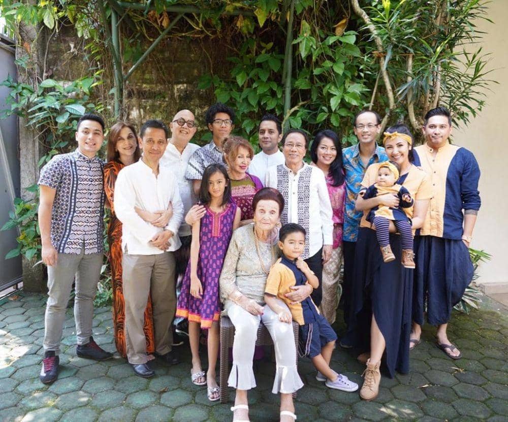 Instagram/deelestari