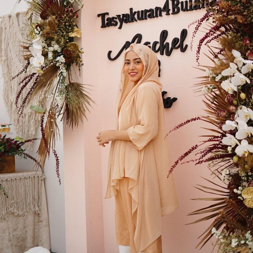 instagram.com/rachelvennya