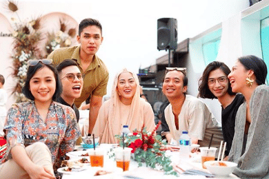 instagram.com/rachelvennya