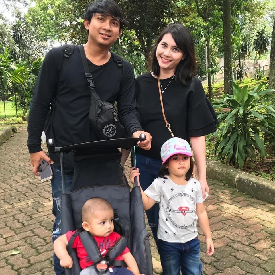 instagram.com/adenbajaj