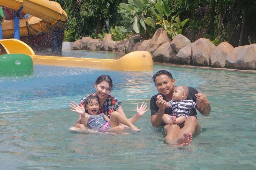 instagram.com/adenbajaj