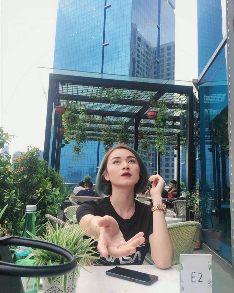 Instagram.com/darathevirgin