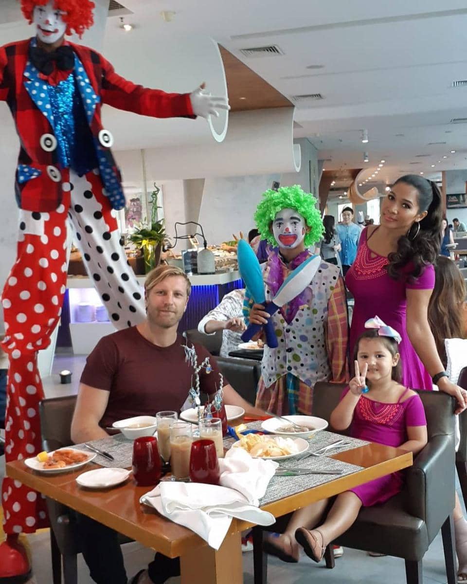 instagram.com/annecoto