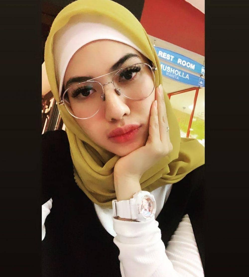 instagram.com/dellaperez