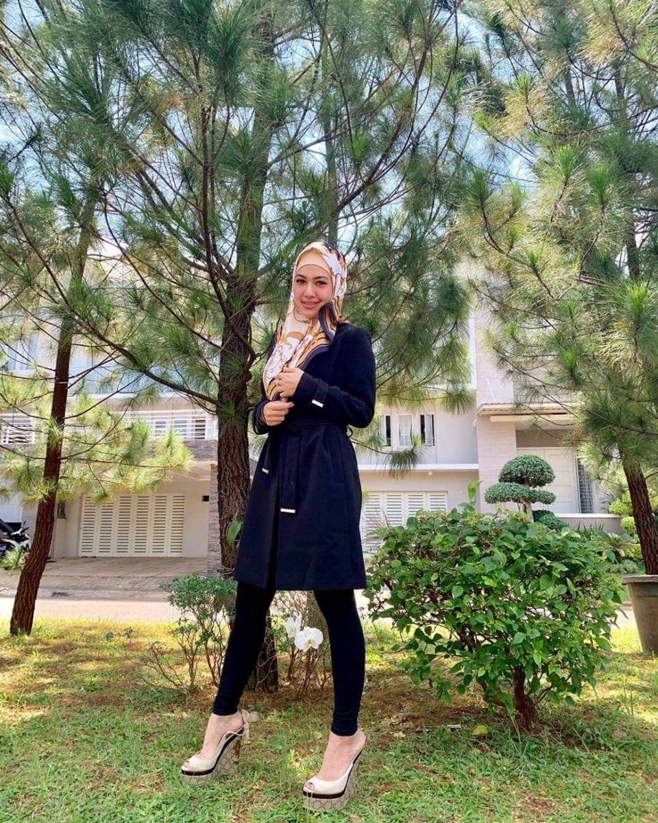 instagram.com/dellaperez