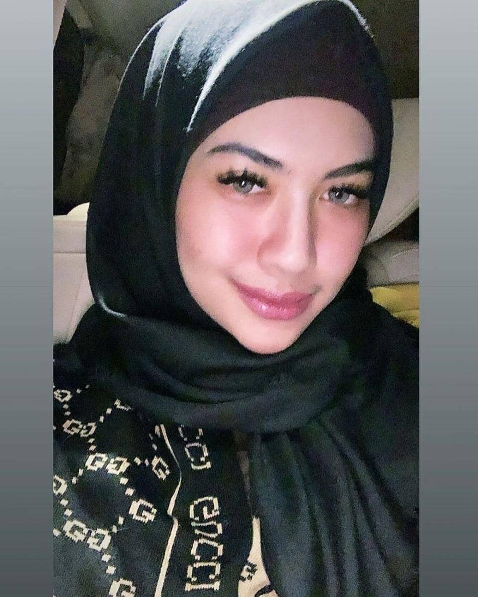 instagram.com/dellaperez