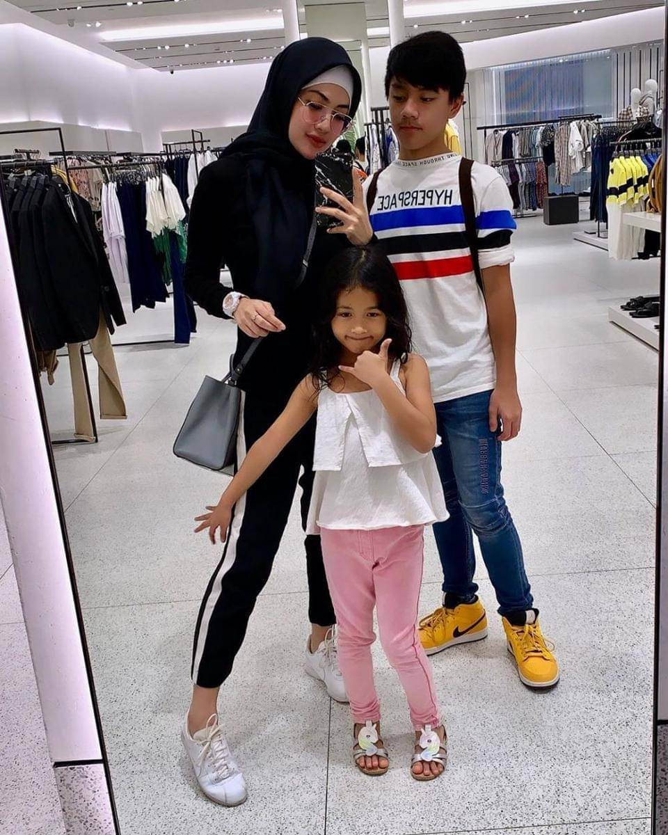 instagram.com/dellaperez