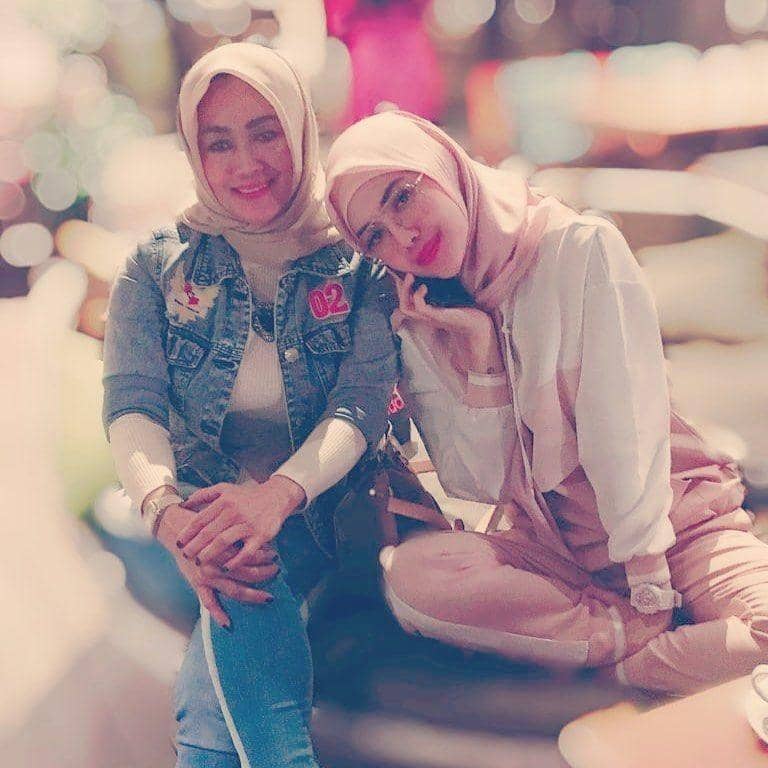 instagram.com/dellaperez