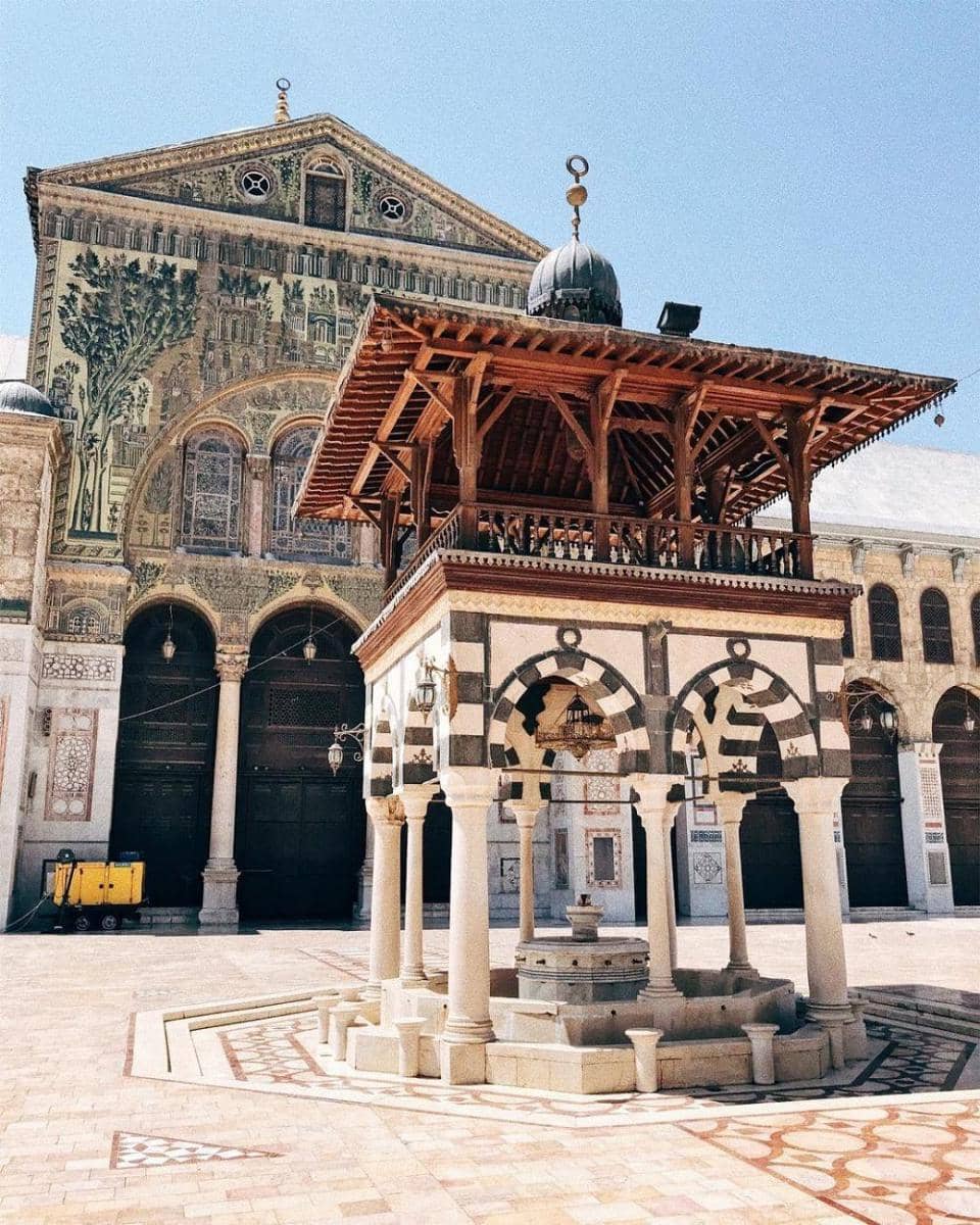 instagram.com/ilyalewis