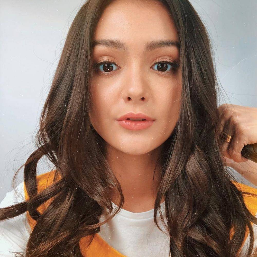 instagram.com/amandarawles