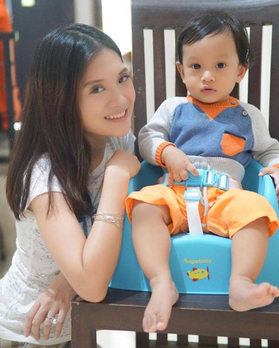 instagram.com/vinessainez