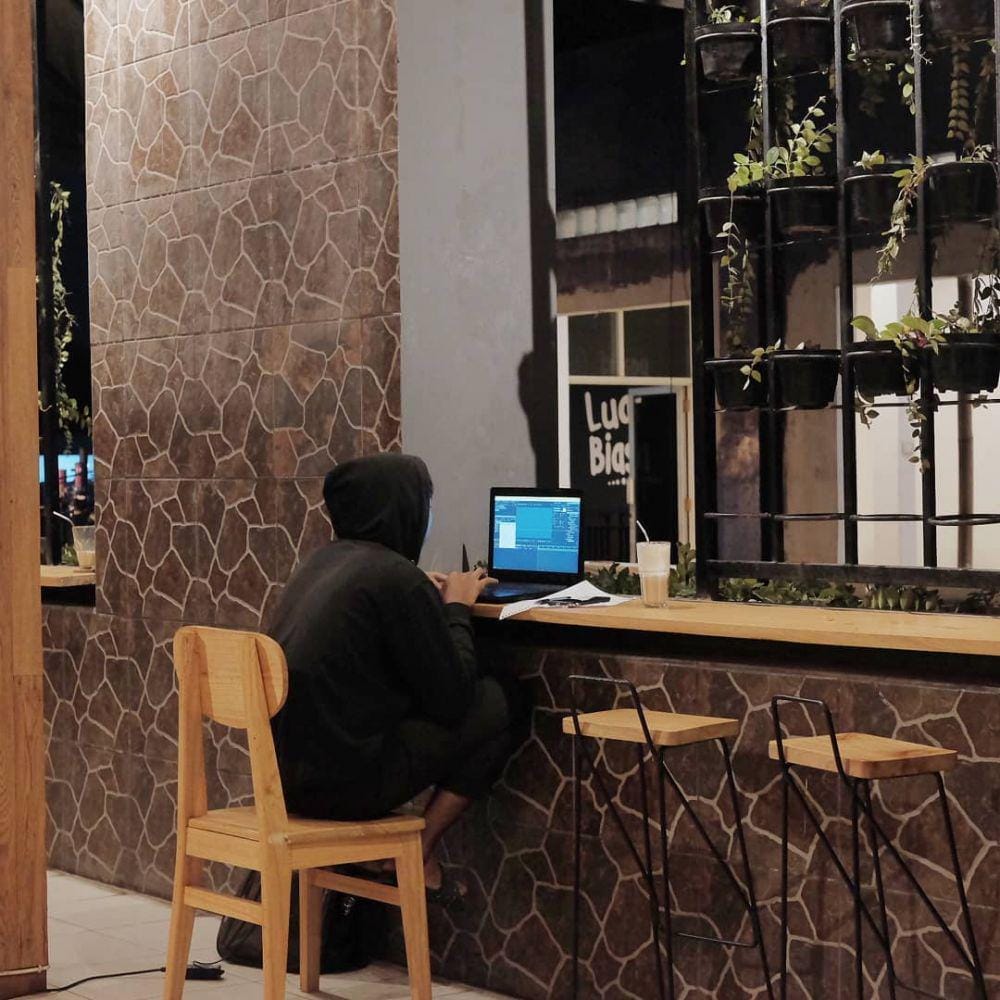 instagram.com/makmurcafe