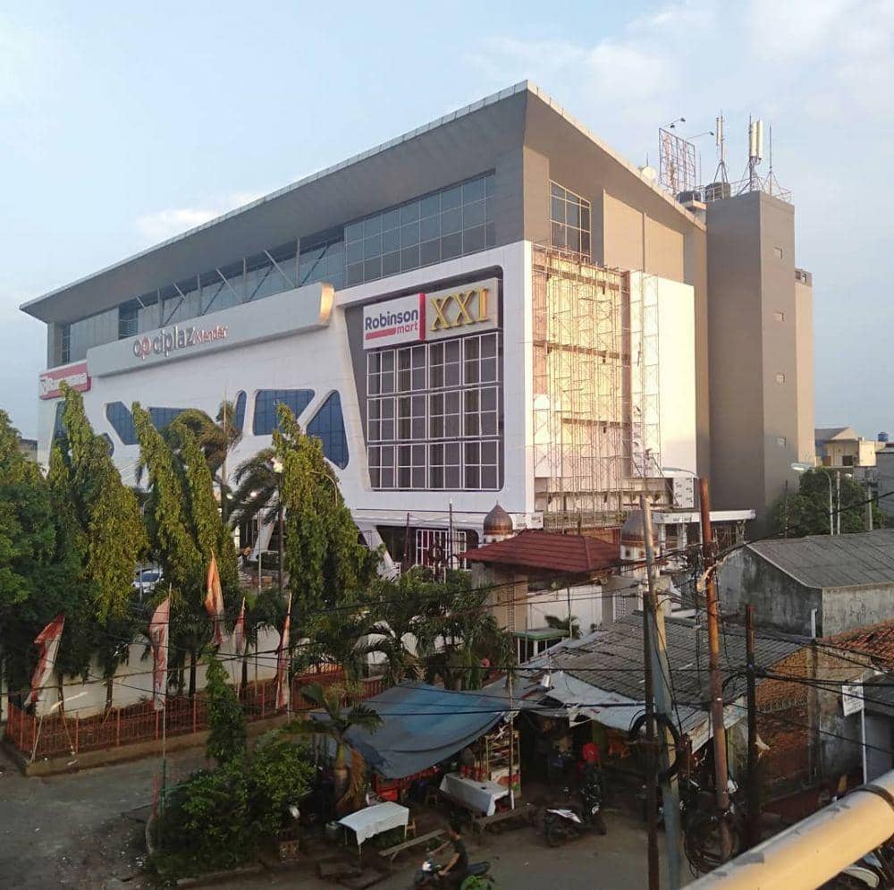 instagram.com/lintang_damaringati