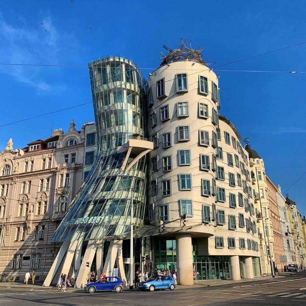 instagram.com/hanazukisan