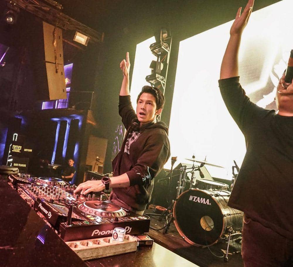 instagram.com/nikki_fz