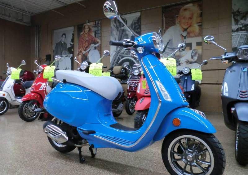 vespadownersgrove.com