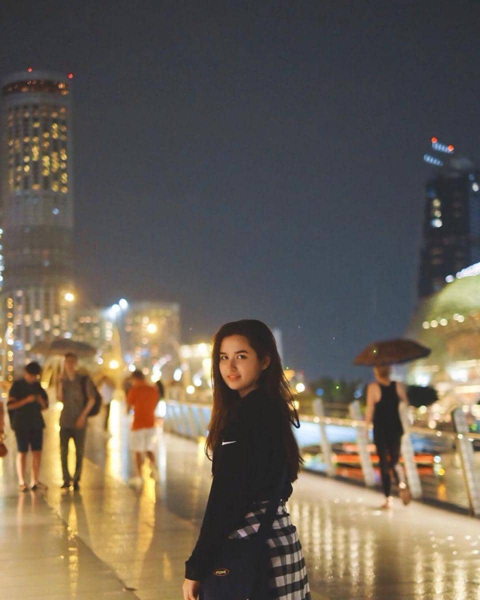 instagram.com/stephaniepoetri