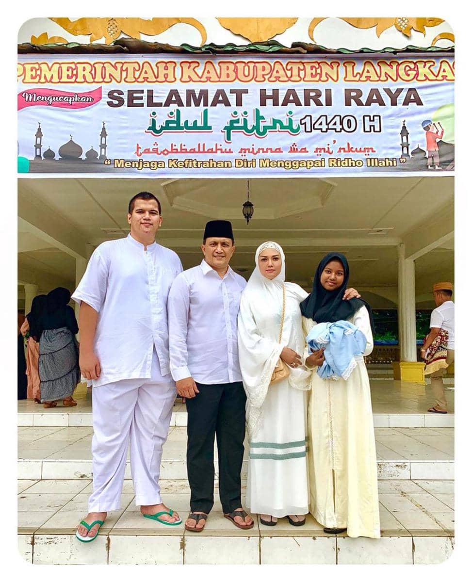 instagram.com/bellasaphiraofficial