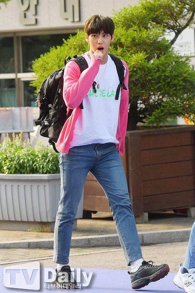 twitter.com/Yuvin98Song