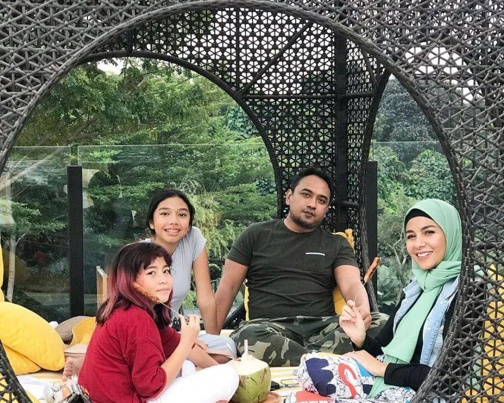 instagram.com/meisya__siregar