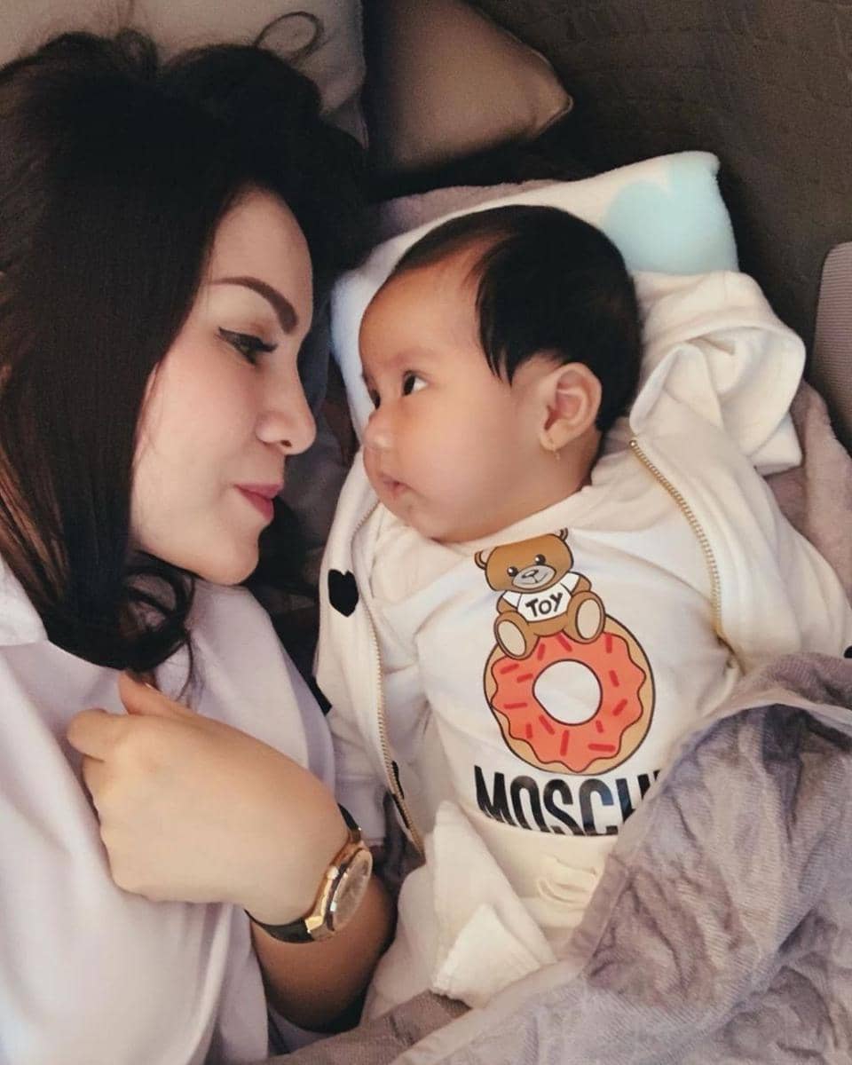 instagram.com/therealmomogeisha