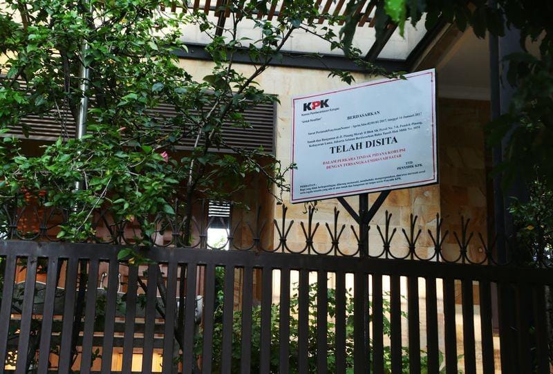 (Rumah milik Emirsyah Satar di Pondok Indah senilai Rp8,5 miliar) ANTARA FOTO/Reno Esnir