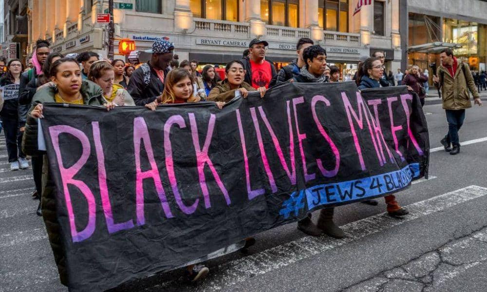 5 Fakta Penting Mengenai Black Lives Matter Pada Bulan Juli!