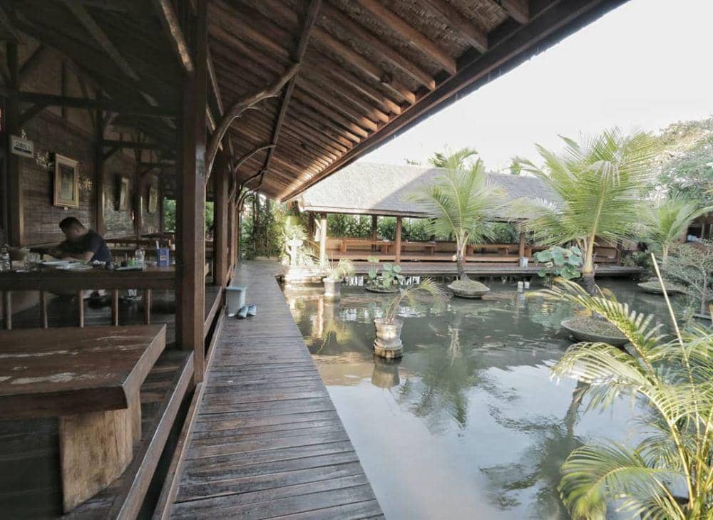 instagram.com/travelokaeats