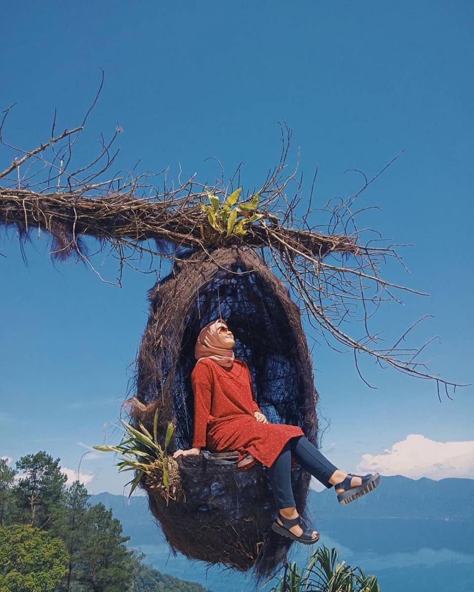 Instagram.com/adellayane