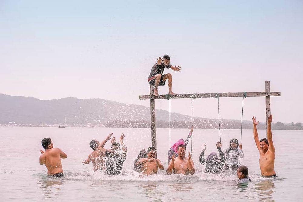 instagram.com/nurburhan_karimunjawaexplore