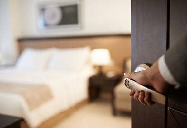 Demi Liburan Aman & Nyaman, Patuhi 9 Hal Ini Ketika Menginap di Hotel