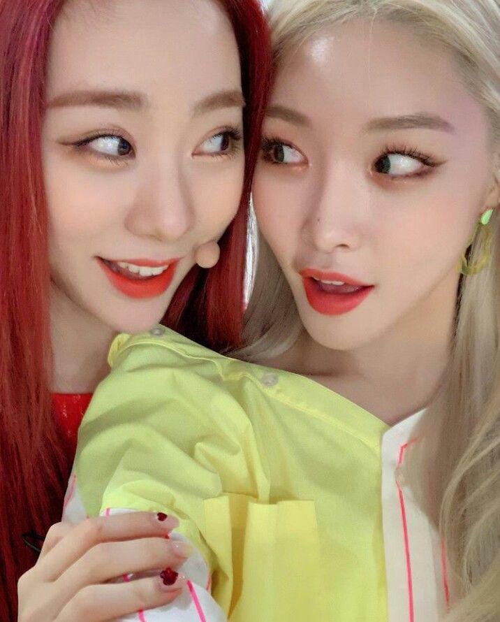 Instagram.com/chungha_official