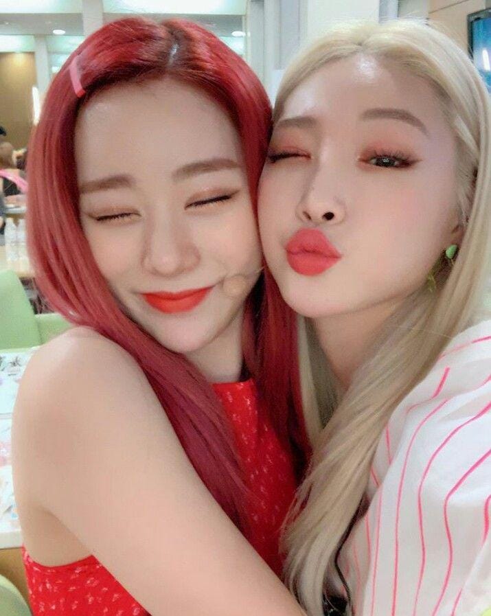 Instagram.com/chungha_official