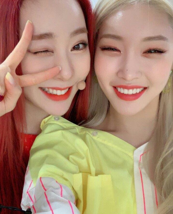 Instagram.com/chungha_official