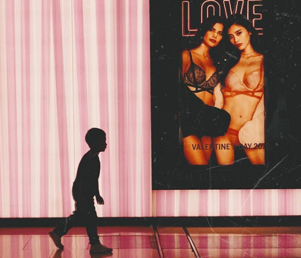 Street Photography (Fotografi Jalanan) Karya Fernando Randy. 2019-07-03 at 18.19.17.png