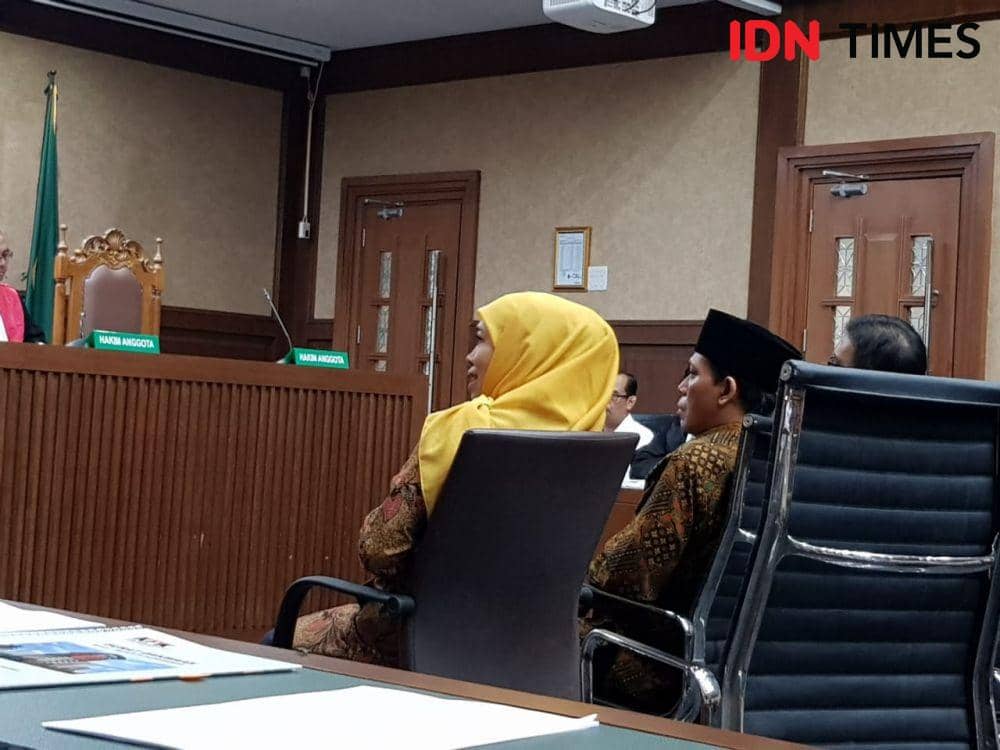 (Gubernur Khofifah Indarparawansa memberikan kesaksian) IDN Times/Santi Dewi