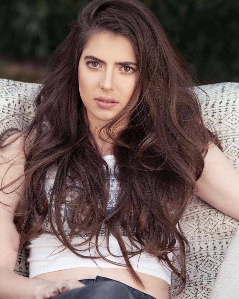 instagram.com/danaedo