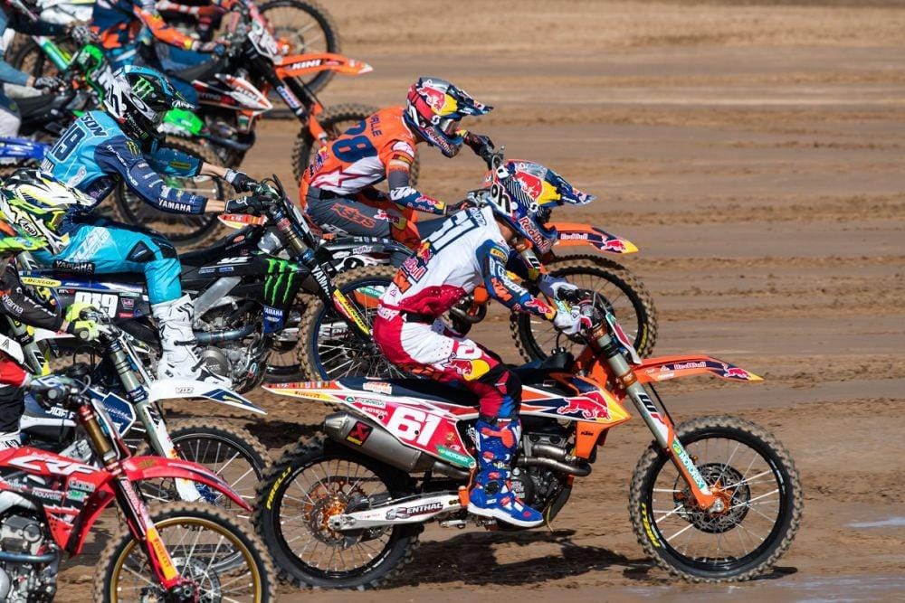 twitter.com/KTM_Racing