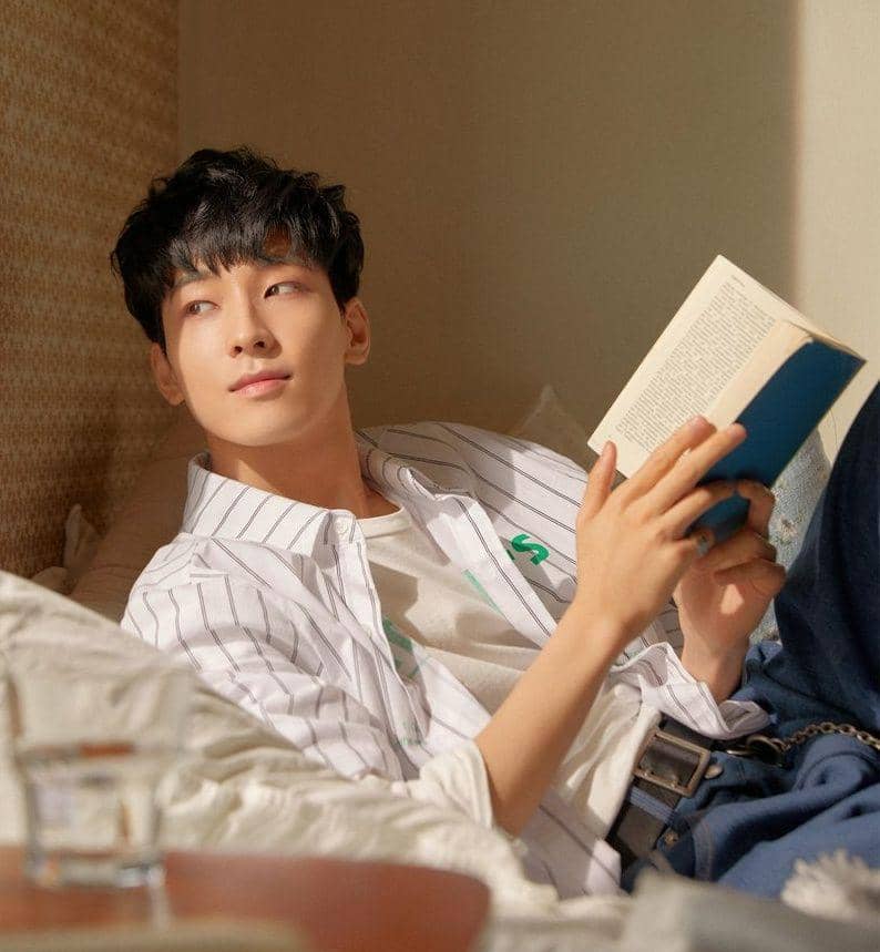 twitter.com/@KoreanUpdates