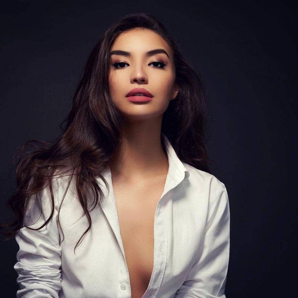 instagram.com/manodelia